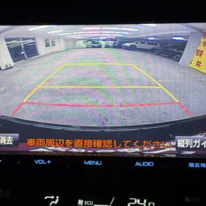 PRIUS　プリウス　Sツーリングセレクション　【総合評価優良車】【4WD】【カスタム】