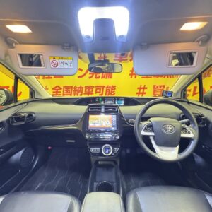 PRIUS　プリウス　Sツーリングセレクション　【総合評価優良車】【4WD】【カスタム】