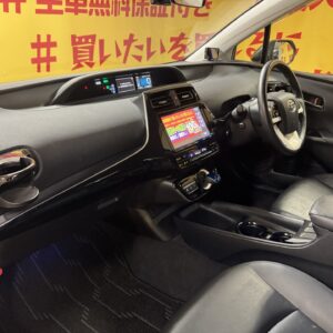 PRIUS　プリウス　Sツーリングセレクション　【総合評価優良車】【4WD】【カスタム】