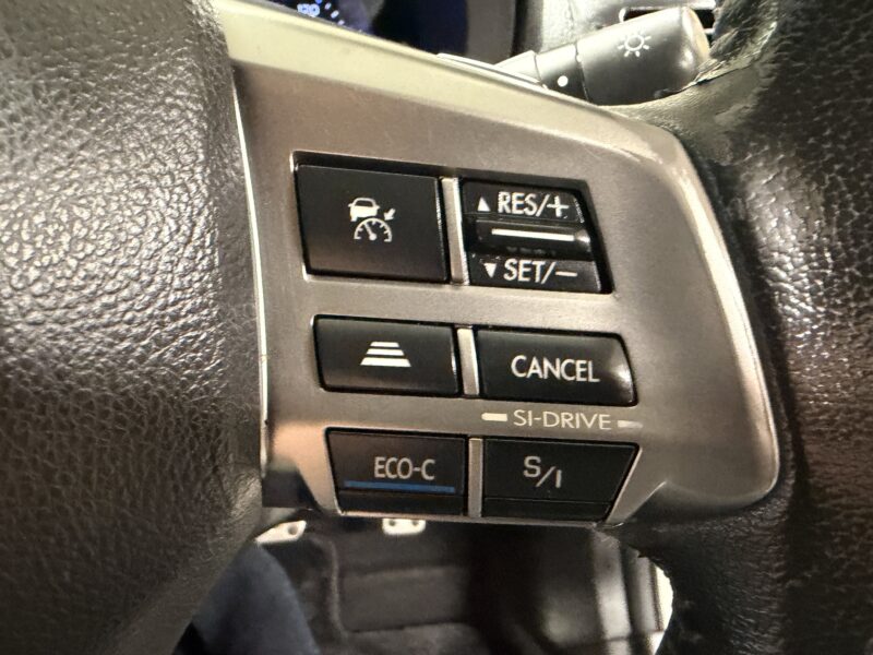IMPREZA インプレッサXV 2.0i-Lアイサイト【ワンオーナー】【4WD】【車検2年付】